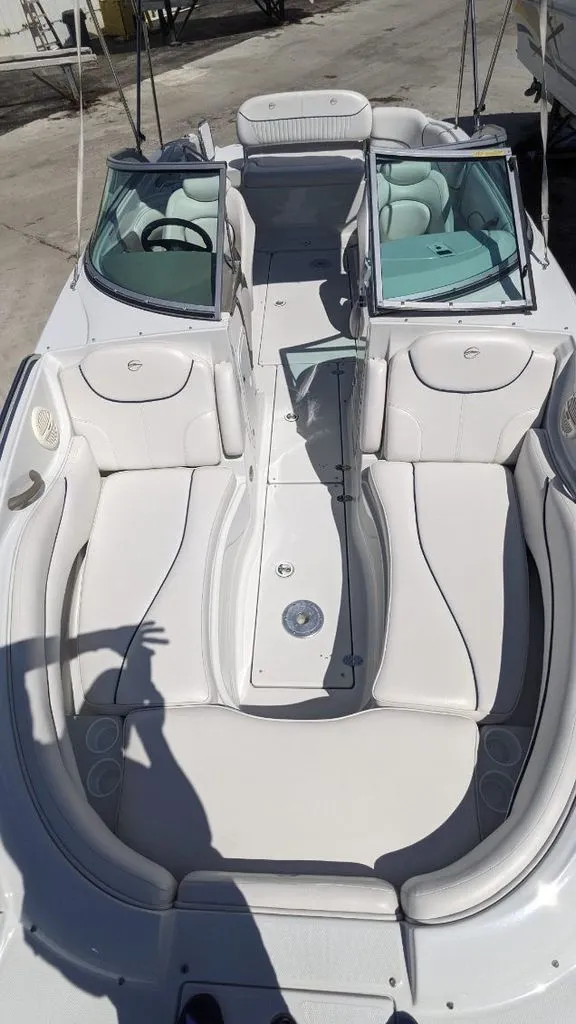 Slide: The Image of Crownline Boats 240 EX 2004 - 6