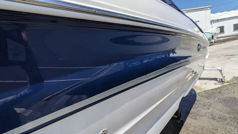 Slide: The Image of Crownline Boats 240 EX 2004 - 60