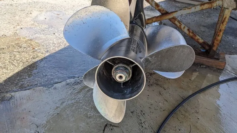 Slide: The Image of Crownline Boats 240 EX 2004 - 62