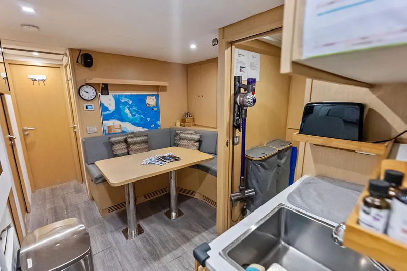 Slide: The Image of Custom Navetta 33 2023 - 112