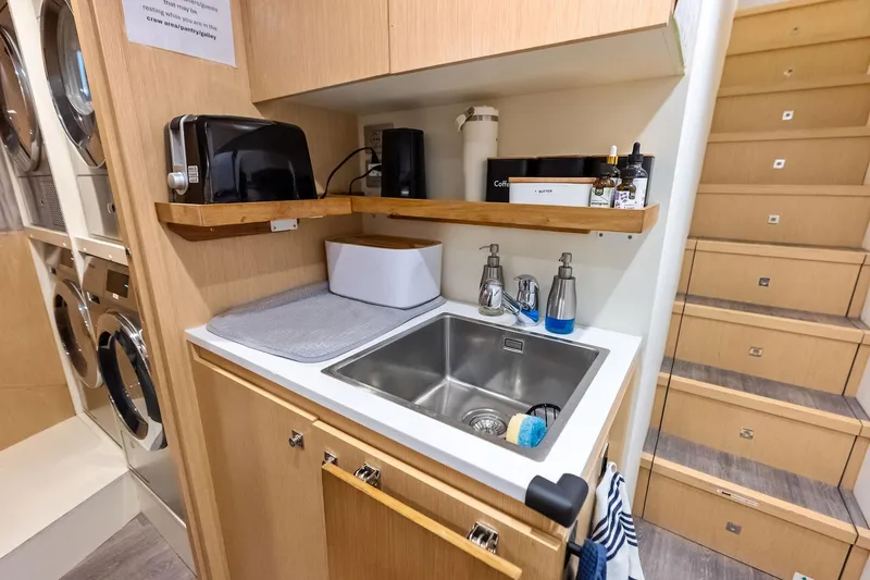 Slide: The Image of Custom Navetta 33 2023 - 114