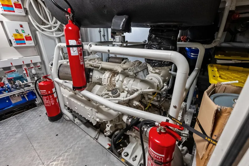 Slide: The Image of Custom Navetta 33 2023 - 123