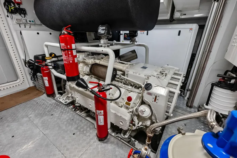 Slide: The Image of Custom Navetta 33 2023 - 128