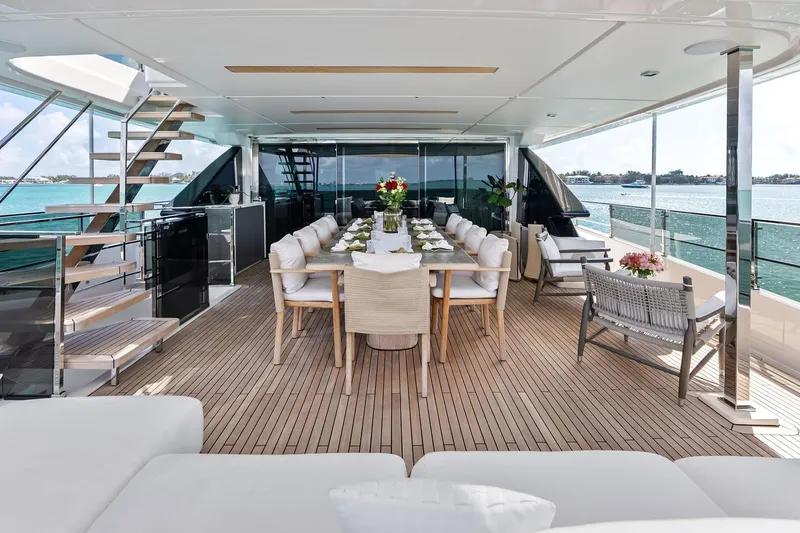 Slide: The Image of Custom Navetta 33 2023 - 26
