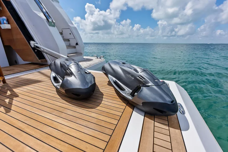 Slide: The Image of Custom Navetta 33 2023 - 31