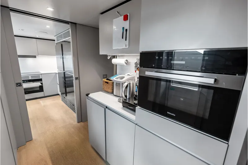 Slide: The Image of Custom Navetta 33 2023 - 50