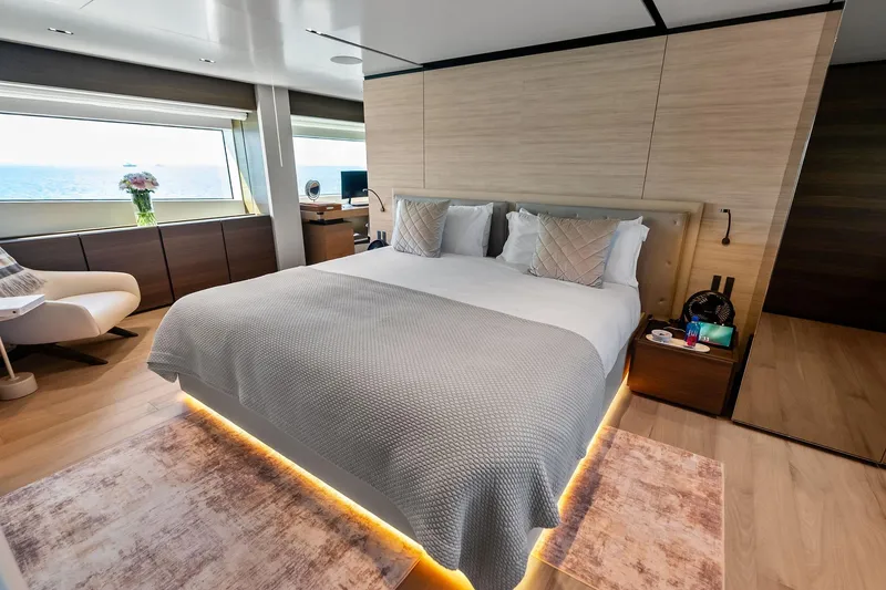 Slide: The Image of Custom Navetta 33 2023 - 56