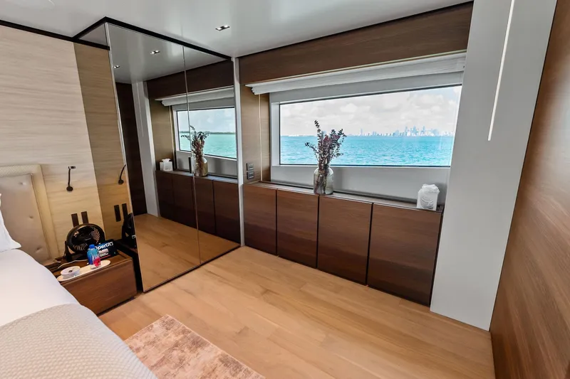 Slide: The Image of Custom Navetta 33 2023 - 58