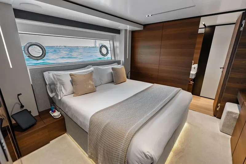 Slide: The Image of Custom Navetta 33 2023 - 72