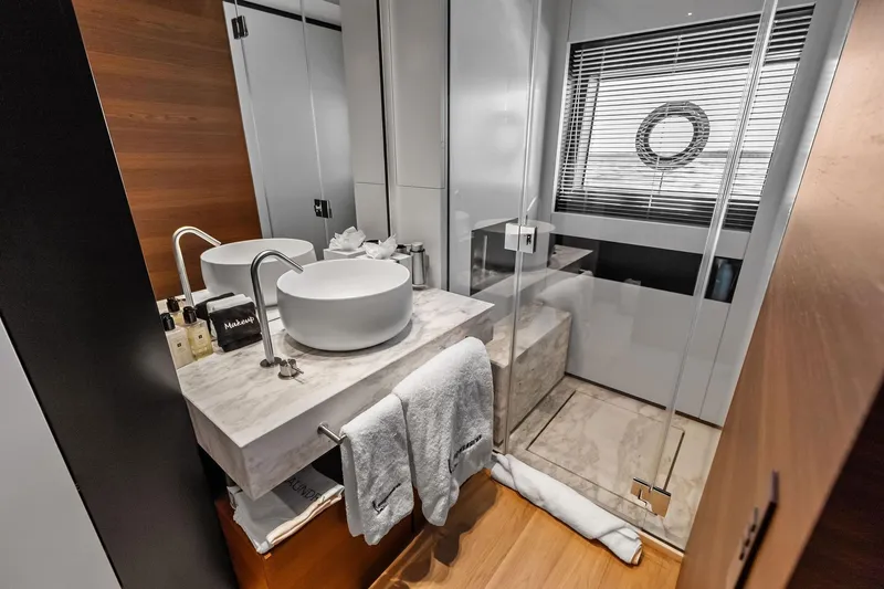 Slide: The Image of Custom Navetta 33 2023 - 86