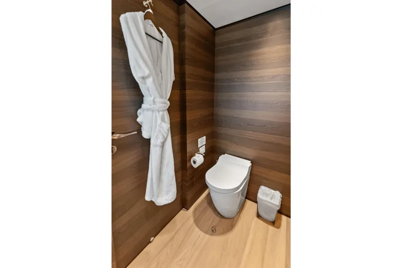 Slide: The Image of Custom Navetta 33 2023 - 87