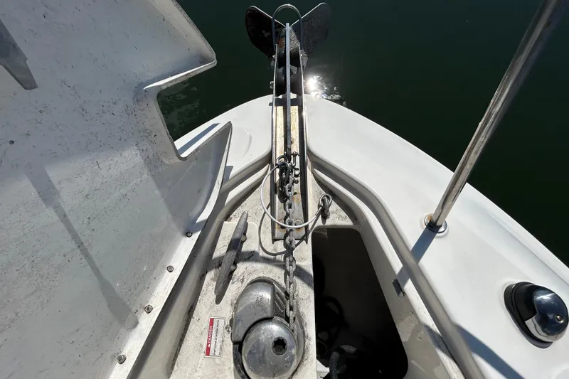 Slide: The Image of Interior view of 2014 Sea Ray Sundancer 260 boat with sunlight streaming through. - 72