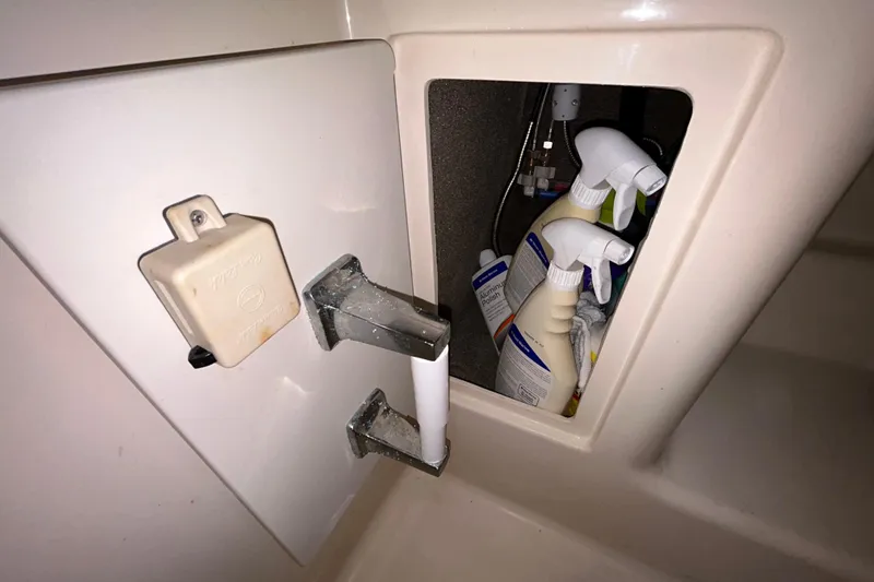 Slide: The Image of Rear deck of a 2014 Sea Ray Sundancer 260 boat, featuring a swim platform. - 83