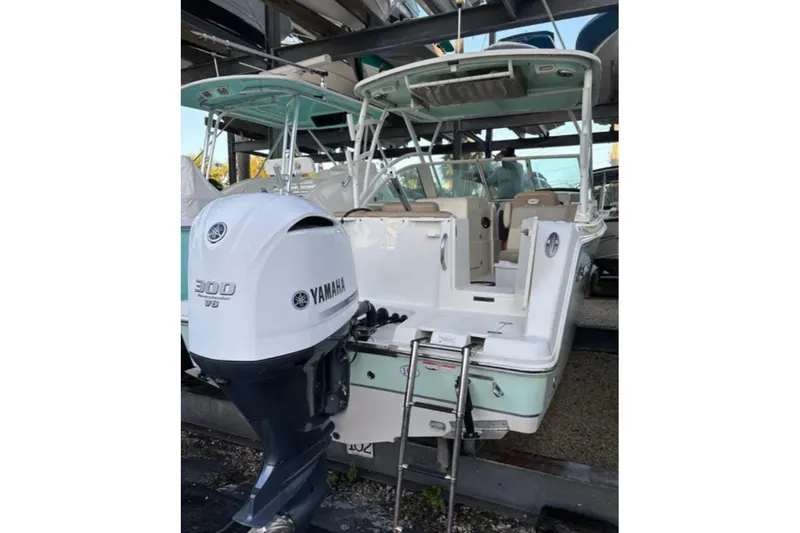 The Image of 2019 Sailfish 275 DC boat with Yamaha 300 V6 outboard motor. - 0