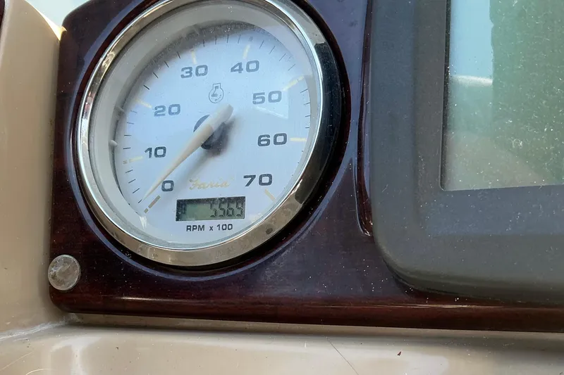 Slide: The Image of Close-up of a 2018 Berkshire 23RFC STS Fish tachometer showing 735.5 RPM. - 10