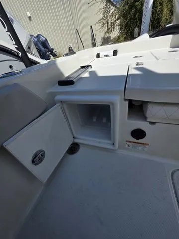 Slide: The Image of Ranger 2510 Bay 2024 - 10