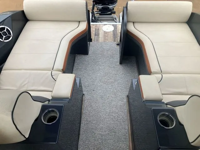 Slide: The Image of Crest Caribbean 250 2016 - 11