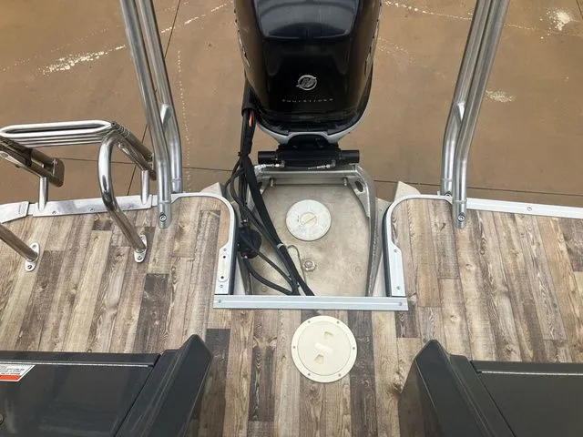 Slide: The Image of Crest Caribbean 250 2016 - 12