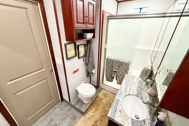 Slide: The Image of Luxurious bathroom in 2005 Twin Anchors 6816 Arizona Edition Yacht House, featuring modern amenities. - 31