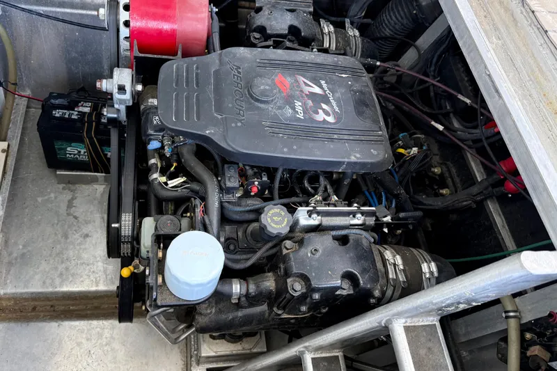 Slide: The Image of Engine compartment of 2005 Twin Anchors 6816 Arizona Edition Yacht House. - 78