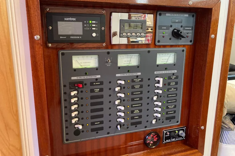 Slide: The Image of Electrical control panel on a 1978 Prairie Boat Works 29 Coastal Cruiser. - 31