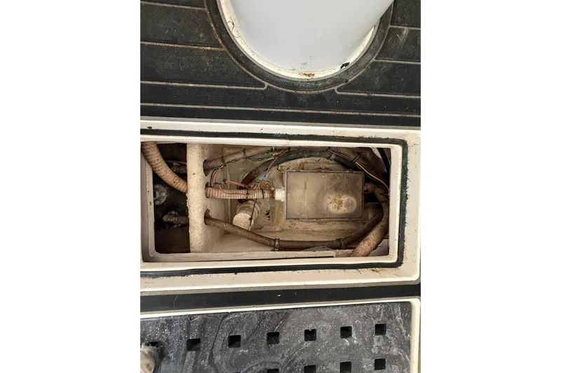 Slide: The Image of Streamline 45, 2020 model, engine compartment with wiring and components visible. - 131