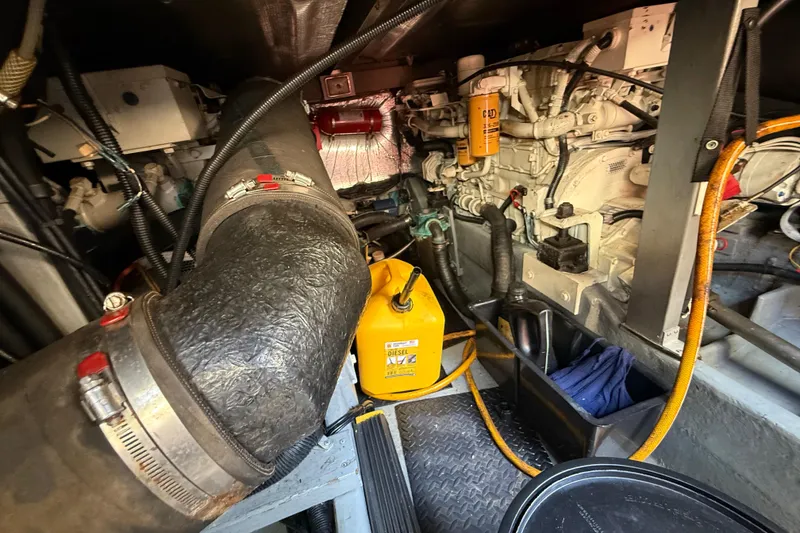 Slide: The Image of Engine room of a 1998 Sea Ray 400 Sedan Bridge yacht. - 48