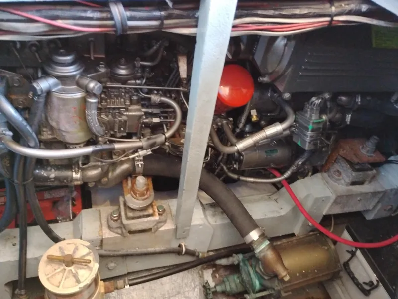 Slide: The Image of Bertram 33 Flybridge Cruiser 1978 - 51