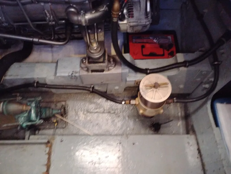 Slide: The Image of Bertram 33 Flybridge Cruiser 1978 - 53