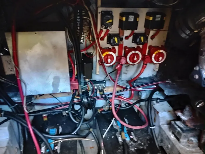 Slide: The Image of Bertram 33 Flybridge Cruiser 1978 - 54