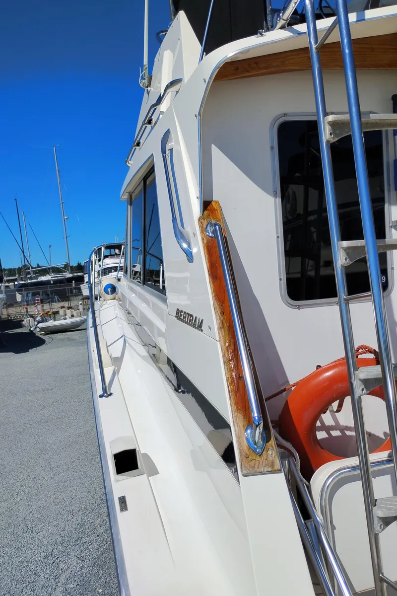 Slide: The Image of Bertram 33 Flybridge Cruiser 1978 - 57