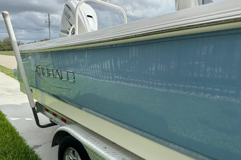 Slide: The Image of Yamaha XTO Offshore V8 engine on 2022 Robalo 266 Cayman boat. - 29