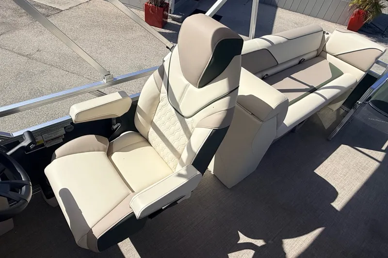 Slide: The Image of Luxurious seating on 2026 Avalon 2385 Venture 85 Quad Lounger, Tri Toon High Performance boat. - 18