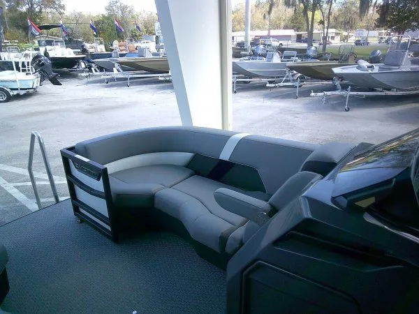 Slide: The Image of Evotti 721QL 2026 - 8