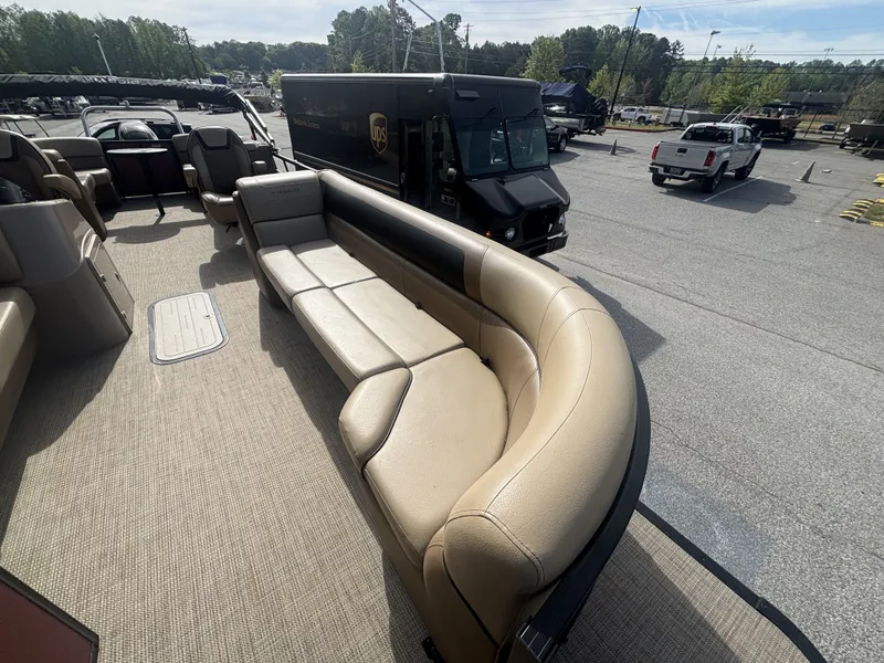 Slide: The Image of Viaggio Lago 25U Tripletoon w/Suzuki 200HP - 4 - Stroke Engine Trailer Included 2022 - 29