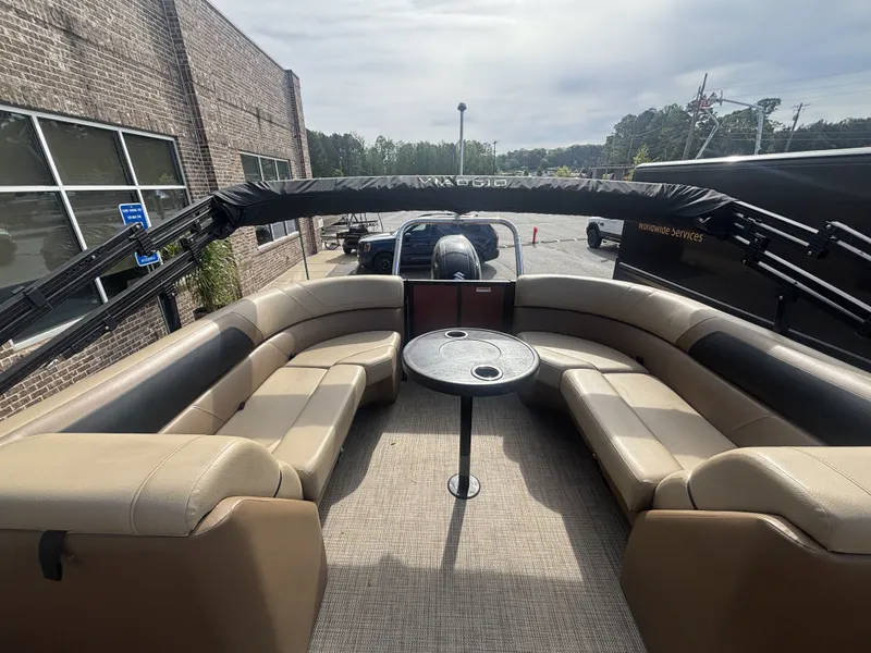 Slide: The Image of Viaggio Lago 25U Tripletoon w/Suzuki 200HP - 4 - Stroke Engine Trailer Included 2022 - 34