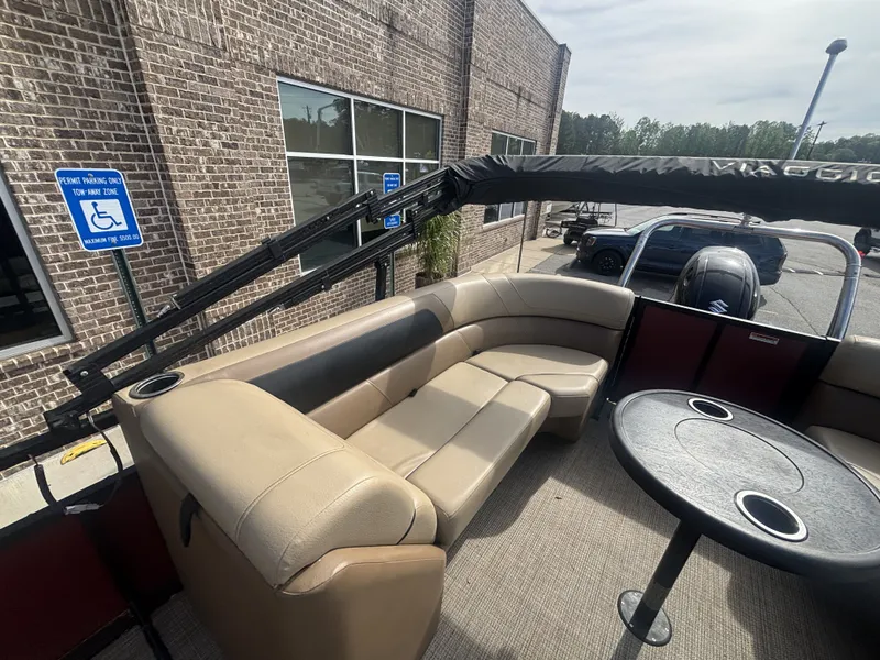 Slide: The Image of Viaggio Lago 25U Tripletoon w/Suzuki 200HP - 4 - Stroke Engine Trailer Included 2022 - 35