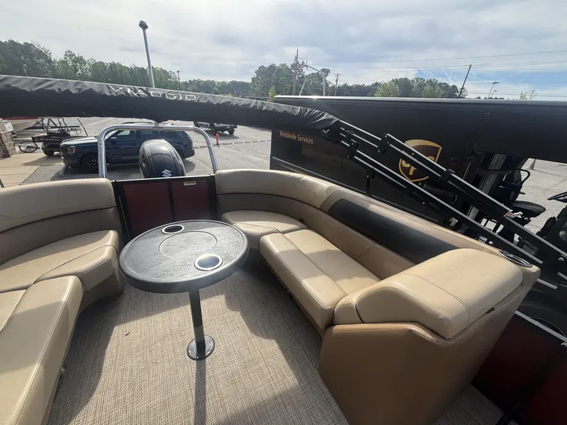 Slide: The Image of Viaggio Lago 25U Tripletoon w/Suzuki 200HP - 4 - Stroke Engine Trailer Included 2022 - 36