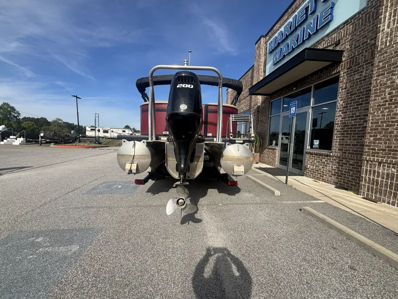 Slide: The Image of Viaggio Lago 25U Tripletoon w/Suzuki 200HP - 4 - Stroke Engine Trailer Included 2022 - 5