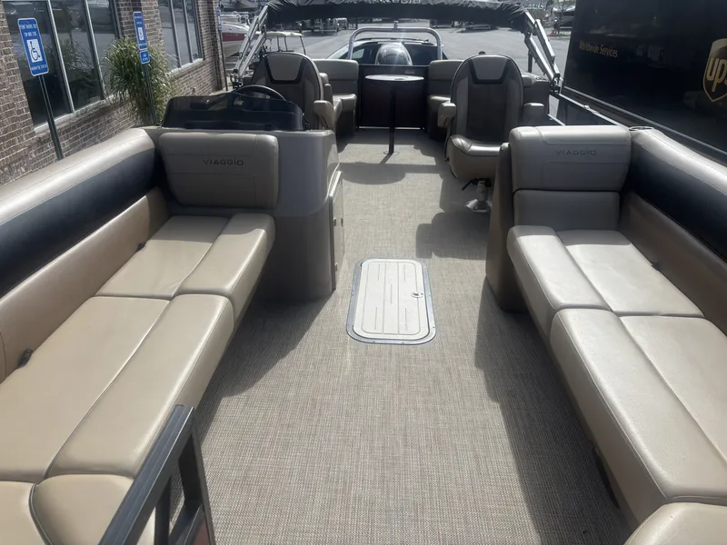 Slide: The Image of Viaggio Lago 25U Tripletoon w/Suzuki 200HP - 4 - Stroke Engine Trailer Included 2022 - 7