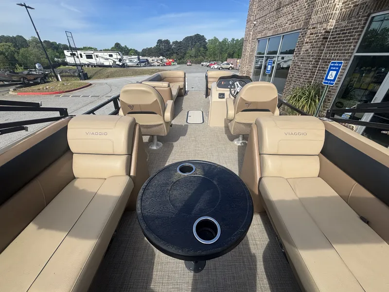 Slide: The Image of Viaggio Lago 25U Tripletoon w/Suzuki 200HP - 4 - Stroke Engine - No Trailer 2022 - 33