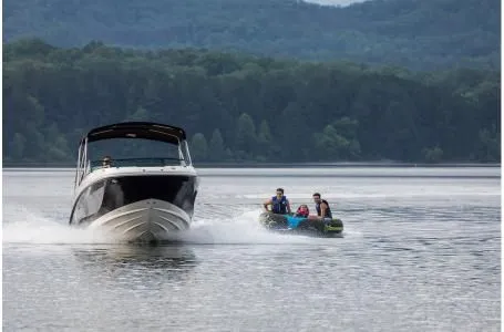 Slide: The Image of Sea Ray SDX 250 2019 - 11