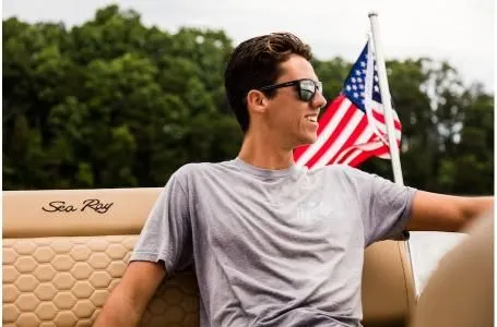 Slide: The Image of Sea Ray SDX 250 2019 - 16