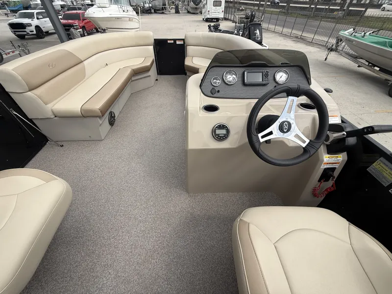 Slide: The Image of Veranda VR22RC 2022 - 15