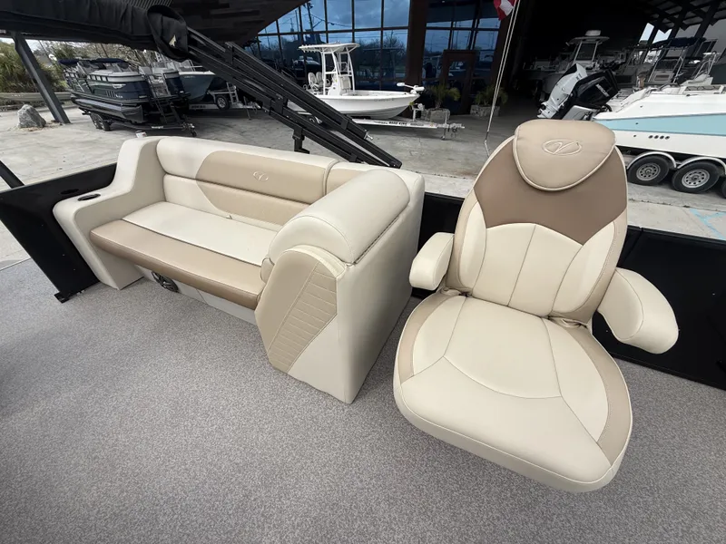 Slide: The Image of Veranda VR22RC 2022 - 4