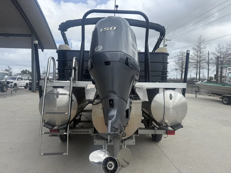 Slide: The Image of Veranda VR22RC 2022 - 6