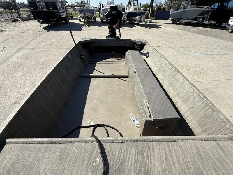 Slide: The Image of Gator-Tail Gator Series 1754 2018 - 4