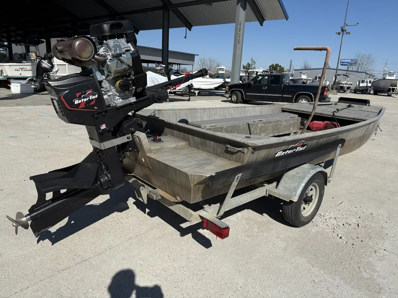 Slide: The Image of Gator-Tail Gator Series 1754 2018 - 8