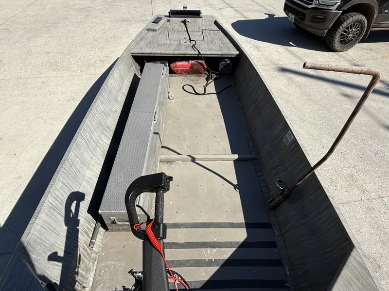 Slide: The Image of Gator-Tail Gator Series 1754 2018 - 9