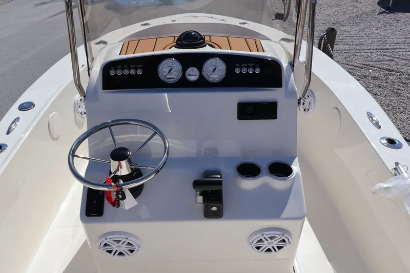 Slide: The Image of Pioneer 180 Sportfish 2026 - 3